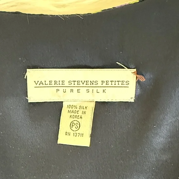 Valerie Stevens 100% Silk Navy Fruit-Print Sleeveless Tank Size PS - Picture 2 of 6